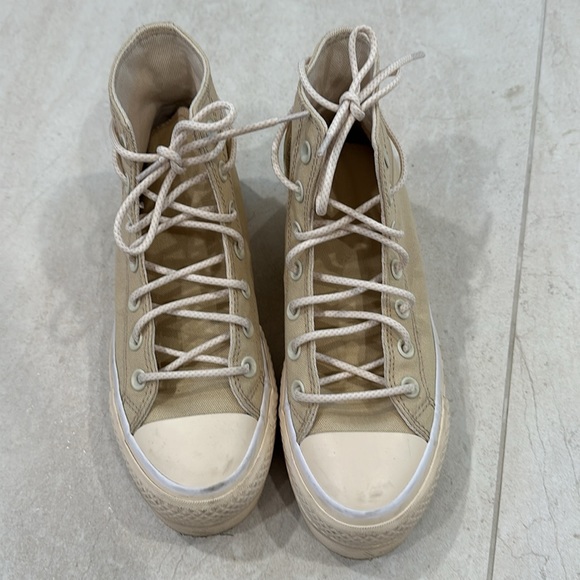 Chuck Taylor All Star Lift Sneaker in Oat Milk & Natural Ivory - Picture 2 of 6